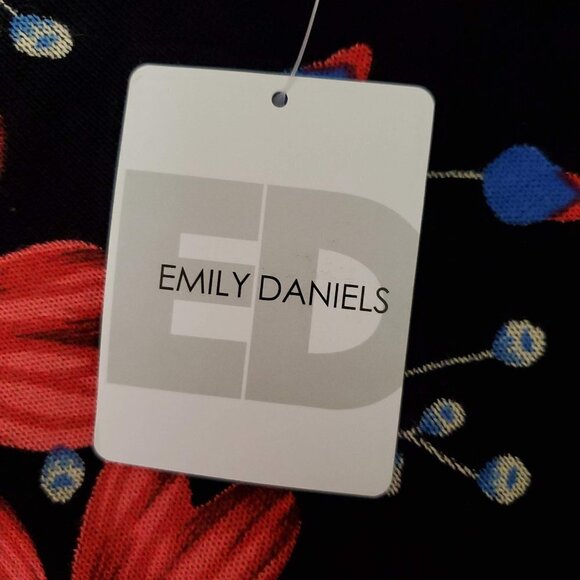 💥181 Emily Daniels Floral Lightweight Black Sweater - Picture 5 of 10